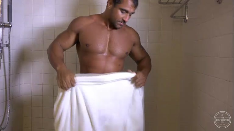 Bodybuilder Shower Porn - BRAZILIAN hunk jacks off and hits the shower - Best Male Videos