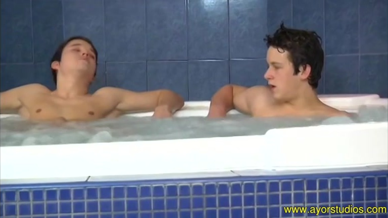 pair of hot guys hook up at Sauna Labyrinth - Best Male Videos